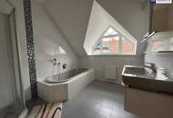 SONNENLAGE - Neuwertiges ca. 160m2 großes Traumhaus mit idyllischem Garten + Terrasse, 2 Garagen & Top-Ausstattung in Ruhelage