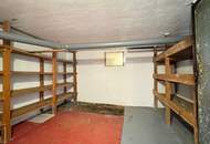 Einfamilienhaus mit Nebengebäude, Doppelgarage und großem Potenzial zur individuellen Gestaltung