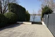 UFERPARZELLE mit renoviertem Badehäuschen und eigenem Badesteg auf Pachtgrund - zu verkaufen