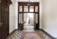 Herrschaftliche Wohnung in historischer Villa | über 440m² Garten & möglicher Infinity Pool | ca. 4,40 m Raumhöhe | sanierungsbedürftig | U-Bahnnähe