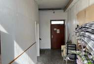 Zinshaus - Sanierungsbedürftig mit großem Potential aufgrund der Bebauungsdichte von 0,5 - 1,5