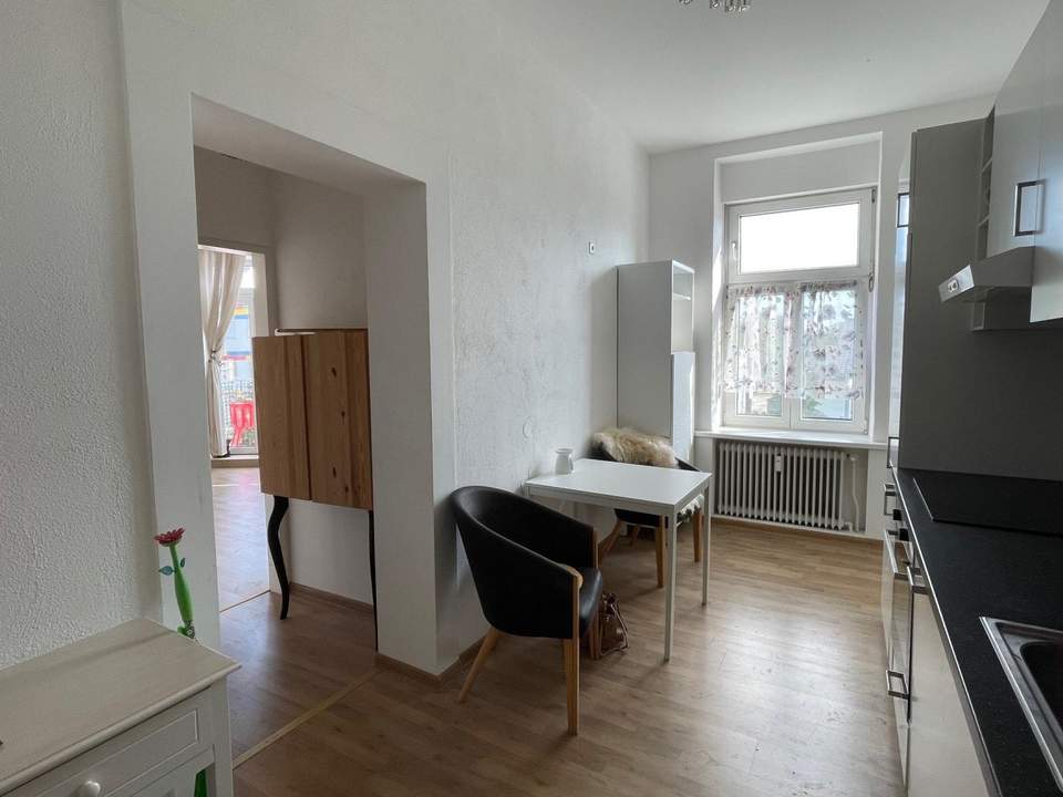 Helle Wohnung, Balkon + großer Parkplatz inklusive, 1.OG, 57m2, 3 Zimmer, Keller
