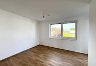 Erstbezug !! Traumhafte Doppelhaushälfte , Wohnkeller mit Garten und 2 Stellplätzen!