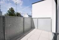 ERSTBEZUG: PRAKTISCHE 2-ZIMMER-WOHNUNG MIT BALKON