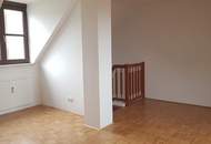 MEHRPARTEIENHAUS MIT ENTWICKLUNGSPOTENZIAL (Provisionsfrei)