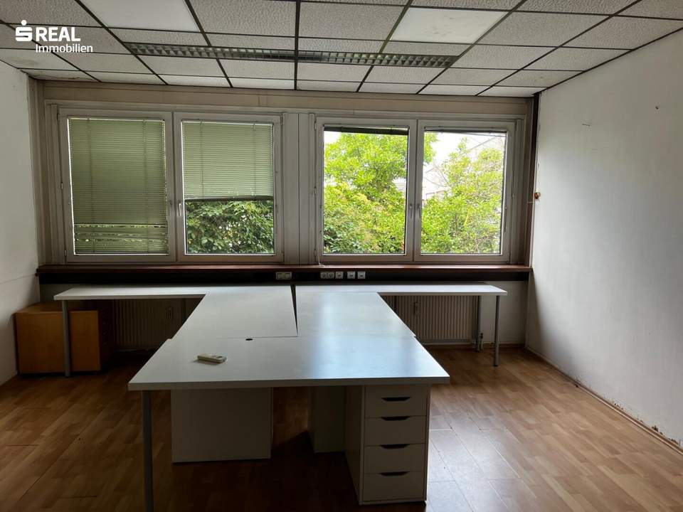 Optimale Bürofläche mit 177 m² im Obergeschoss und weitere Flächen verfügbar!