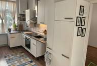 GEMÜTLICHE 2,5-ZIMMER-ALTBAUWOHNUNG INKL. EINBAUKÜCHE!