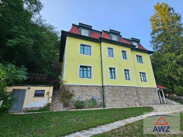 Horn/Rosenburg- Größeres Haus mit 5 WOHNUNGEN zu verkaufen!
