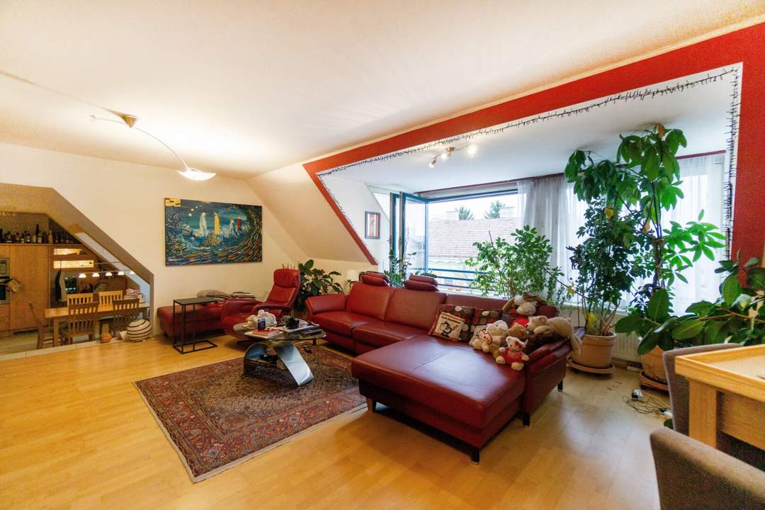 Einzige Wohnung im Dachgeschoß – 130 m² Wohnkomfort mit Sauna &amp; besonderen Extras