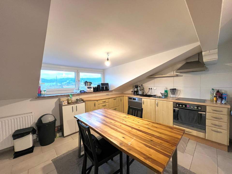 Großzügige, helle 3‑Zimmer‑Wohnung mit sonnigem Balkon in Neumarkt