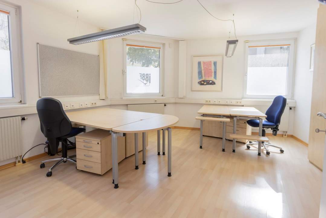 Repräsentatives Erdgeschoss-Büro mit 2 Zimmern – sofort nutzbar in bester Lage 22. Bezirk