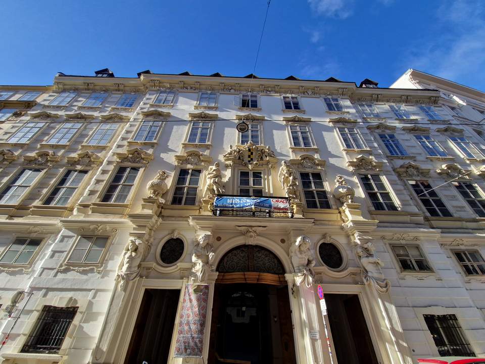 REPRÄSENTATIVE UND GROSSZÜGIG ANGELEGTE BÜRO- UND WOHNFLÄCHEN IN DEN PRUNKRÄUMEN, DER BELETAGE EINES FRÜHBAROCKPALAIS IN ZENTRALER INNENSTADTLAGE, CA. 200 METER VOM STEPHANSPLATZ ENTFERNT