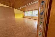 Projekt auf hervorragender Basis möglich - ehemaliger Kindergarten mit Garten erwerbbar!