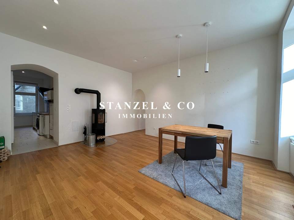 MODERNISIERTES 2-ZIMMER-APARTMENT IN SCHÖNEM ALTHAUS