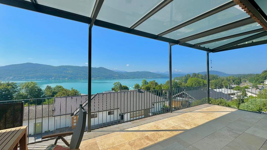 Privates Wörthersee-Panorama auf höchstem Niveau – Penthouse in der Villa Onda mit Sauna &amp; 2xTG
