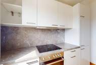 NÄHE SCHLOSS SCHÖNBRUNN | Tolle 2,5 Zimmer-DG-Wohnung | extra Küche | verbaute Loggia | ZELLMANN IMMOBILIEN