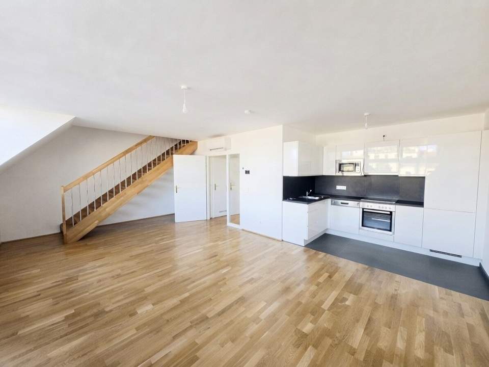 Wohnen mit Weitblick - Helle klimatisierte 2 Zimmer - Dachgeschoss-Maisonettewohnung mit Dachterrasse -- Goldeggasse