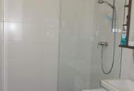 Toplage: Sehr schöne 2-Zimmer-Wohnung mit Balkon und Tiefgaragenplatz