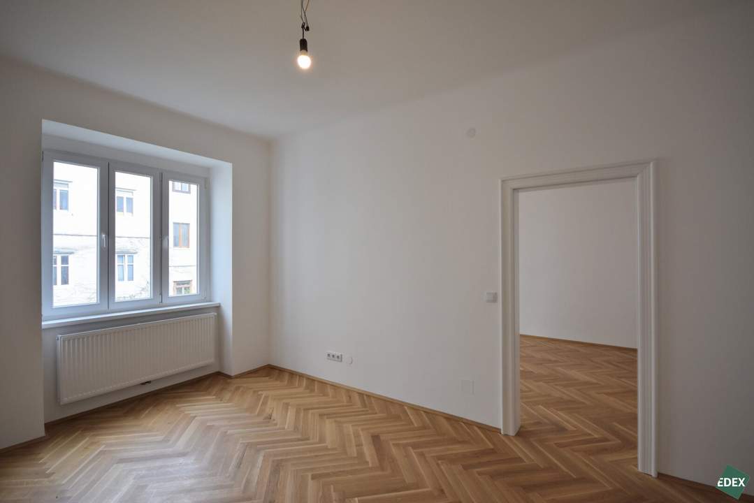 Erstbezug! Hofperle im 15. – Sanierte Altbauwohnung mit Potenzial