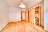 Dachgeschossjuwel in Wattens mit Panoramablick, Balkon & Ofen – geringe Betriebskosten