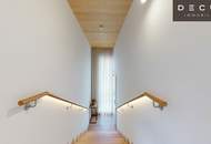 | EXKLUSIVE & LICHTDURCHFLUTETE DACHGESCHOSS - MAISONETTE - WOHNUNG MIT BLICK AUF DEN SCHLOSSBERG | PRIVATER LIFTZUGANG | 2 TERRASSEN | TOP LAGE