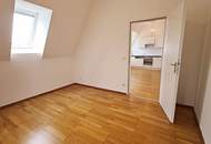 TÜRKENSCHANZPARK, Gregor-Mendel-Straße, 43 m2 Dachgeschoß, 2 Zimmer, Komplettküche, Duschbad, Parketten, Ruhelage