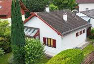 Liebenswertes Haus mit liebevoll gestaltetem Blumengarten, Garage und Keller