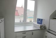 ATTRAKTIVE ANLEGERWOHNUNG NÄHE U 6 - NEU RENOVIERTES 2 ZIMMER DACHGESCHOSSAPARTMENT