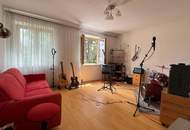 RARITÄT in St. Martin / Kreuzbergl: Grundstück mit Althausbestand (teilsaniert) in Bestlage