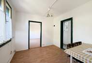 Baugrundstück mit kleinem Haus – ca. 548 m² Grundstück mit Entwicklungspotenzial