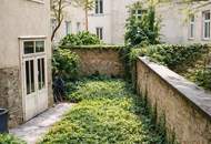 Gebraucht aber gut! 2,5-Zimmer im Altbau mit Balkon und ca. 30 m² Eigengarten. Schnell sein!