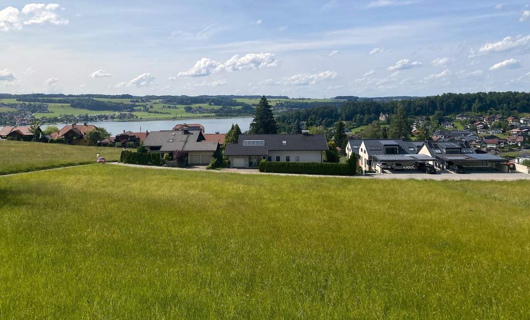 Baugrundstück mit Seeblick Panoramalage Mattsee
