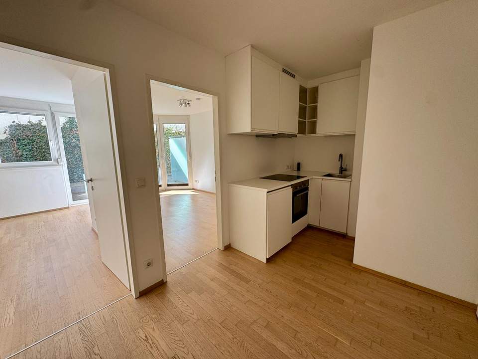 Moderne, neuwertige 2-Zimmer-Wohnung mit Terrasse und Garten