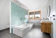 Vielseitige Liegenschaft mit zwei Wohnhäusern, Wirtschaftsgebäuden, Nutzflächen und Wald