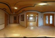 Großzügige Liegenschaft | attraktives Einfamilienhaus mit Galerie|1.706 m² Grundstück | 2 Garagen!