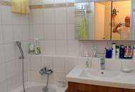 Traumhafte 2 1/2 Zimmer Wohnung in idealer Lage mit TG- und Außen-Stellplatz