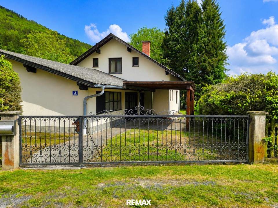 Anlegerobjekt mit Wohnrecht – Einfamilienhaus in ruhiger Lage mit Werkstatt und Sauna