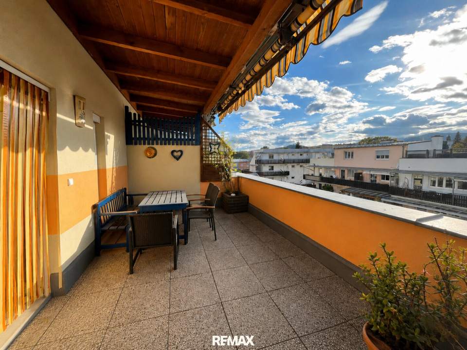 Ruhige Dachterrassenwohnung, inkl. Tiefgaragenplatz!