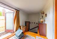 ZENTRUMSNAHES EINFAMILIENHAUS MIT NEBENGEBÄUDE & 1.014 M² GROßEM GRUNDSTÜCK!