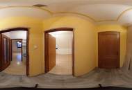 Haus mit zwei Wohneinheiten und Gartenidylle