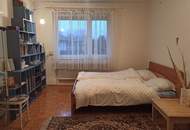 Bungalow in Siedlungsrandlage mit sensationellem Garten und Sauna-Bereich