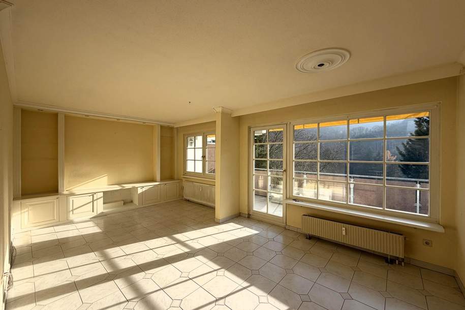 Eine helle, renovierungsbedürftige 3-Zimmer Dachgeschosswohnung & PP // A bright, 3-room attic apartment in need of renovation & parking //, Wohnung-kauf, 349.900,€, 3400 Tulln