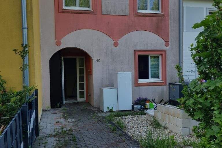 Versteigerung - Einfamilienhaus in geschlossener Bauweise in 2441 Mitterndorf a.d. Fischa, Haus-kauf, 195.000,€, 2441 Baden