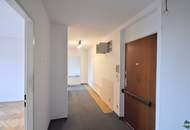 Sanierungsbedürftige Eigentumswohnung mit großzügiger Terrasse