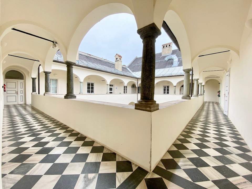 Klagenfurt - Neuer Platz 7: Großzügige Büro- / Kanzleiräumlichkeiten in Toplage im 2. OG mit Lift