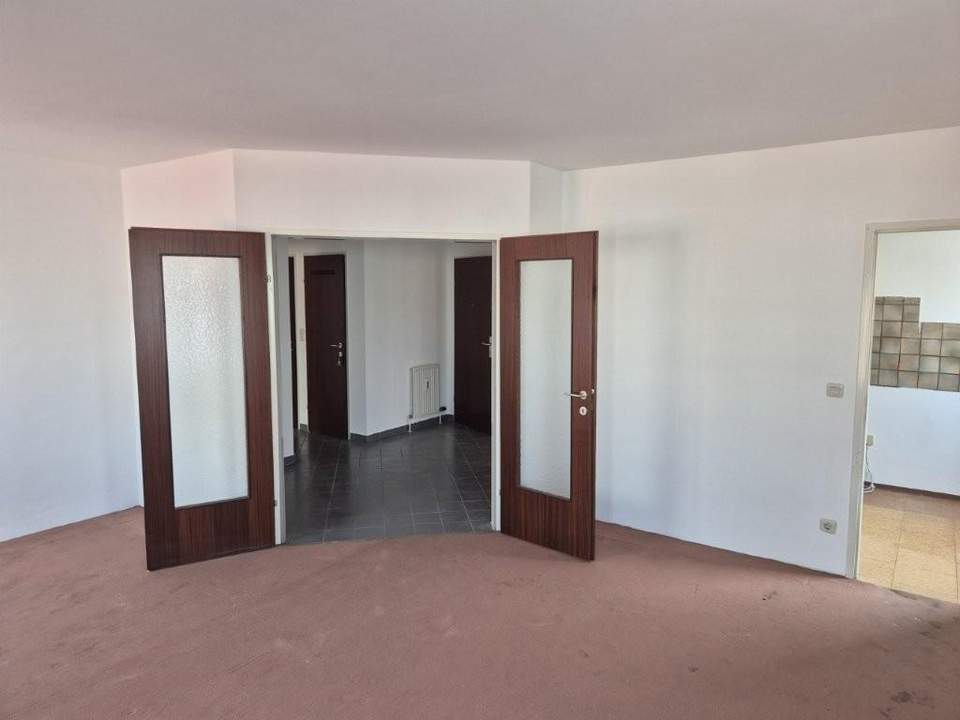 "3-4 Zimmer Wohnung - zum Sanieren, mit viel Potenzial "