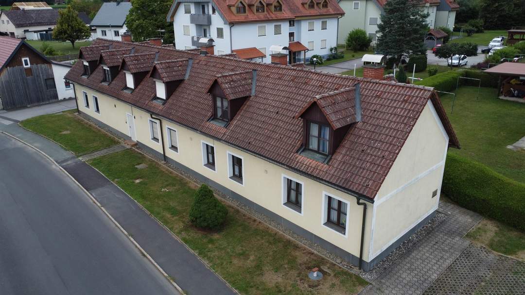 MEHRPARTEIENHAUS MIT ENTWICKLUNGSPOTENZIAL (Provisionsfrei)