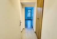 Kleine Altbauwohnung, frisch ausgemalt, neuwertige Küche, ruhig im Hinterhof gelegen, mit guter Raumaufteilung.