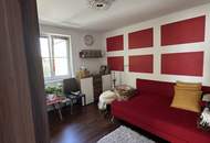 Wohnen in Lobaunähe mit Stil &amp; Grünblick: 4-Zimmer-Wohnung mit Klimaanlage, Westbalkon &amp; Tiefgarage