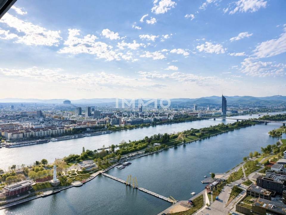 Sonnenuntergang im modernsten Turm Wiens: DANUBEFLATS 42. Etage